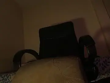 Chaturbate Nude Webcam of callmeenzo1