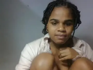 Chaturbate Free Porn Cam of delphineee