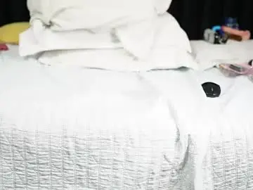 Chaturbate Adult Video Chat of hornylatimommy