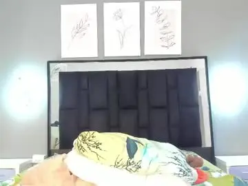 Chaturbate Live Sex Cam of zoe_curvyy