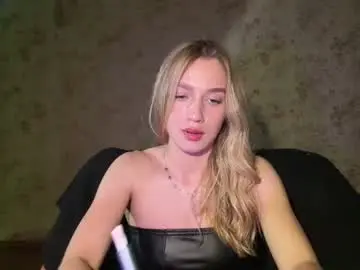 Chaturbate Live Sex Cam of lovia_
