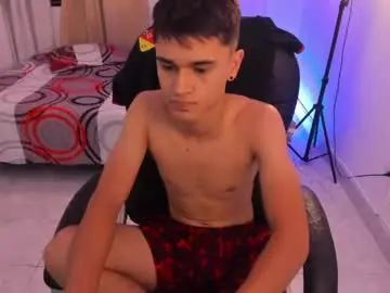 Chaturbate Adult Video Chat of aron_boyy