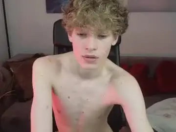 Chaturbate Private Sex Chat of curly_twinkboy