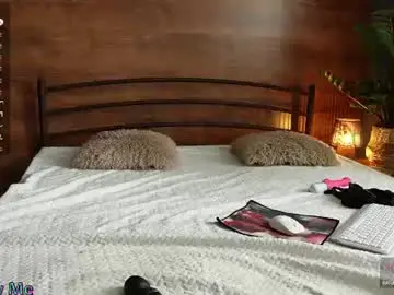Chaturbate Live Sex of emilly___
