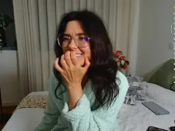 Chaturbate Sex Chat of adelina_shine