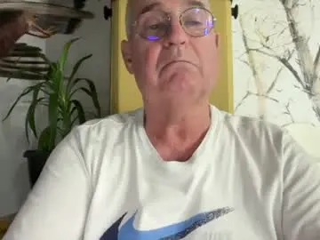 Chaturbate Live Sex Cam of juantricker