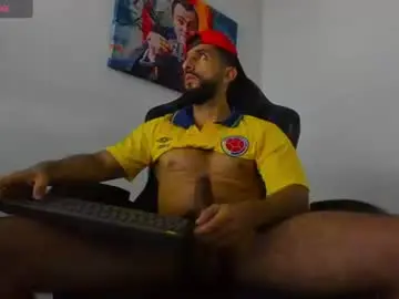 Chaturbate Best live sex cam show of yiyo10_