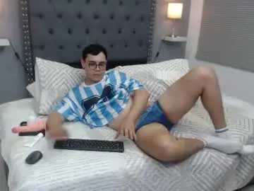 Chaturbate Live Sex Cam of andy_estevez