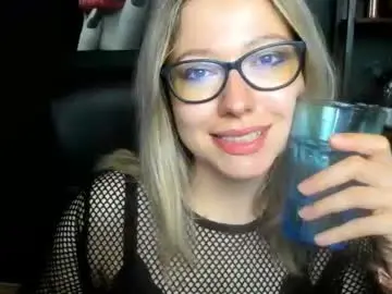 Chaturbate Sex Chat of heidi_pleasure