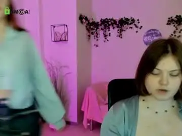 Chaturbate Live Sex Cam of rina_star1