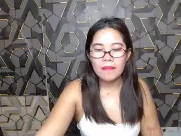 Chaturbate Live Sex Cam of ur_prettychelsie18