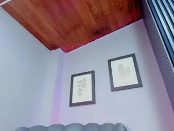 Chaturbate Best live sex cam show of roxanna_moore2