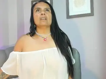 Chaturbate Free Live Porn of roxanna_moore2