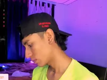 Chaturbate Free Live Porn of damien_howard