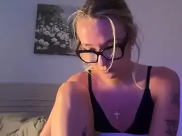 Chaturbate Live Sex Cam of kelseyblu