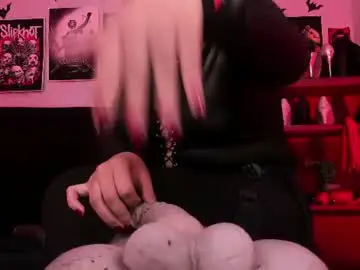 Chaturbate Free Porn Cam of lilith_deveraux_