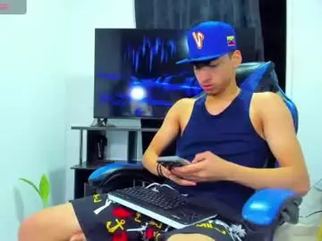 Chaturbate Live Porn of lyam_russo