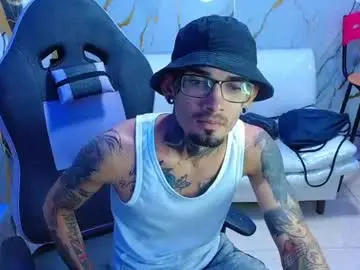 Chaturbate Best live sex cam show of boy_tatto77