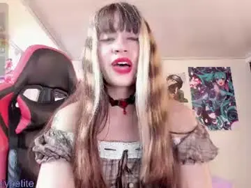 Chaturbate Adult Video Chat of mathildalapetite