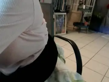 Chaturbate Live Porn of lucy_0000