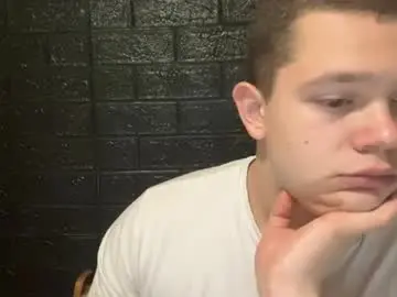 Chaturbate Nude Webcam of cutebutnaughty_