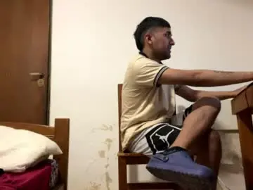 Chaturbate Live Sex of y0ungwithbrowndick