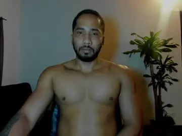 Chaturbate Live Sex Cam of cristobal12cock