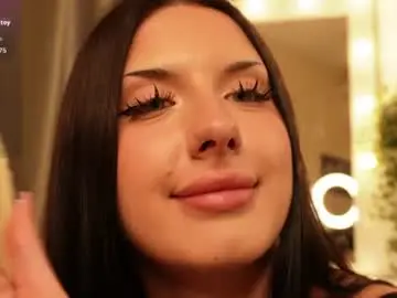Chaturbate Live Sex Cam of gloriamillss