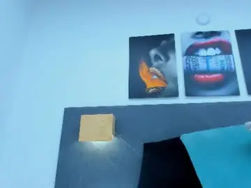 Chaturbate Live Sex Cam of i_am_dolls