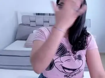 Chaturbate Live Sex Cam of camila_buitrago