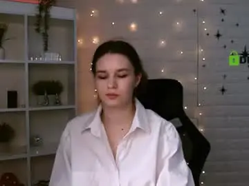 Chaturbate Live Sex Cam of kiara_belle