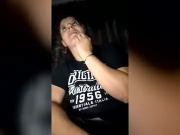 Chaturbate Watch Live Sex Cams of bigtitslala