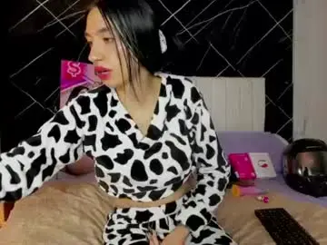 Chaturbate Live Sex Cam of candy_leila3