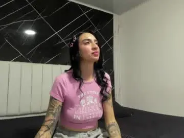 Chaturbate Live Sex Cam of candy_leila3
