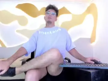 Chaturbate Best live sex cam show of zeustrys