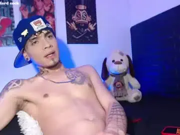 Chaturbate Nude Webcam of alex_rockstar