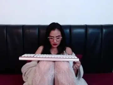 Chaturbate Live Sex Cam of karlota_hank