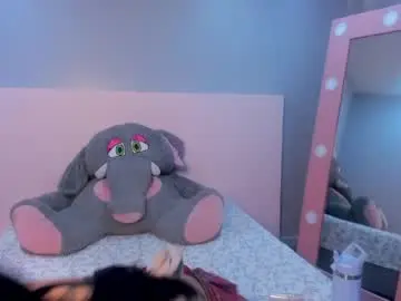 Chaturbate Live Sex of antonella_bratzz4