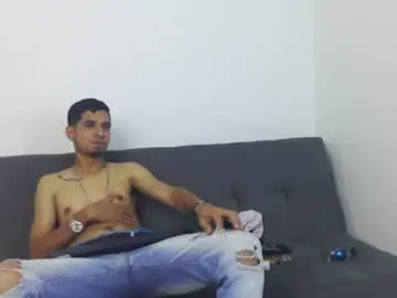 Chaturbate Live Sex Cam of masters_latins