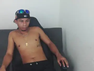 Chaturbate Live Sex Cam of masters_latins