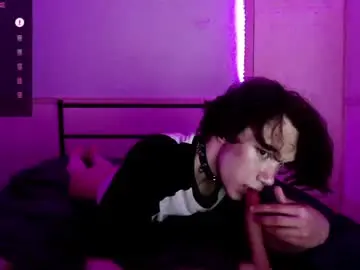 Chaturbate Free Porn Cam of bigyapsmallbrain