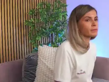 Chaturbate Watch Live Sex Cams of avrillcyrux
