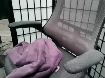 Chaturbate Live Sex Cam of purple_collij_prof