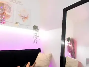 Chaturbate Live Sex Cam of ariana_blonde_