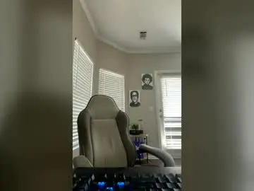 Chaturbate Watch Live Sex Cams of adrianjuarez12