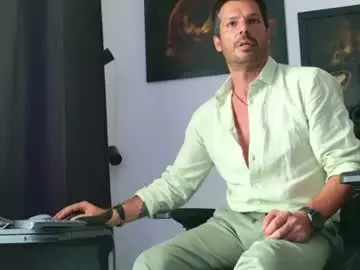 Chaturbate Live Porn of aaronbomer