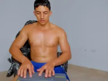 Chaturbate Live Sex Cam of jacob_black21
