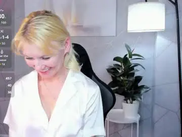 Chaturbate Live Porn of julie_lucasss