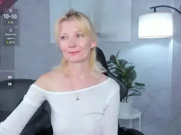 Chaturbate Live Porn of julie_lucasss