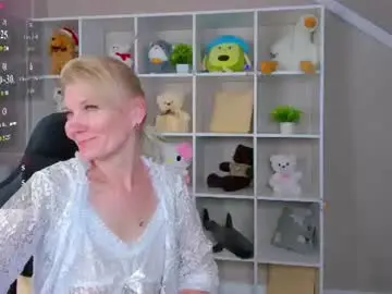 Chaturbate Nude Webcam of julie_lucasss